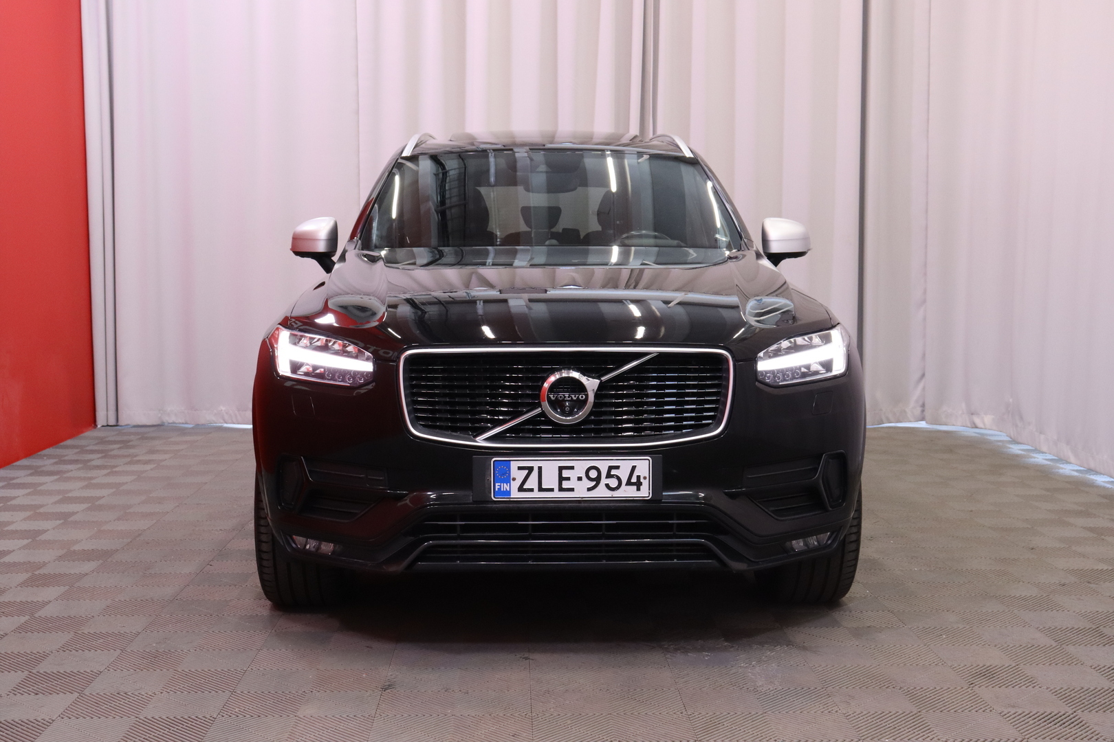 Volvo - XC90 - D5 AWD R-Design aut // Suomi-auto / 360° / BLIS / Keyless / Webasto / koukku / Bowers & Wilkins / HUD / Panorama // - Maastoauto