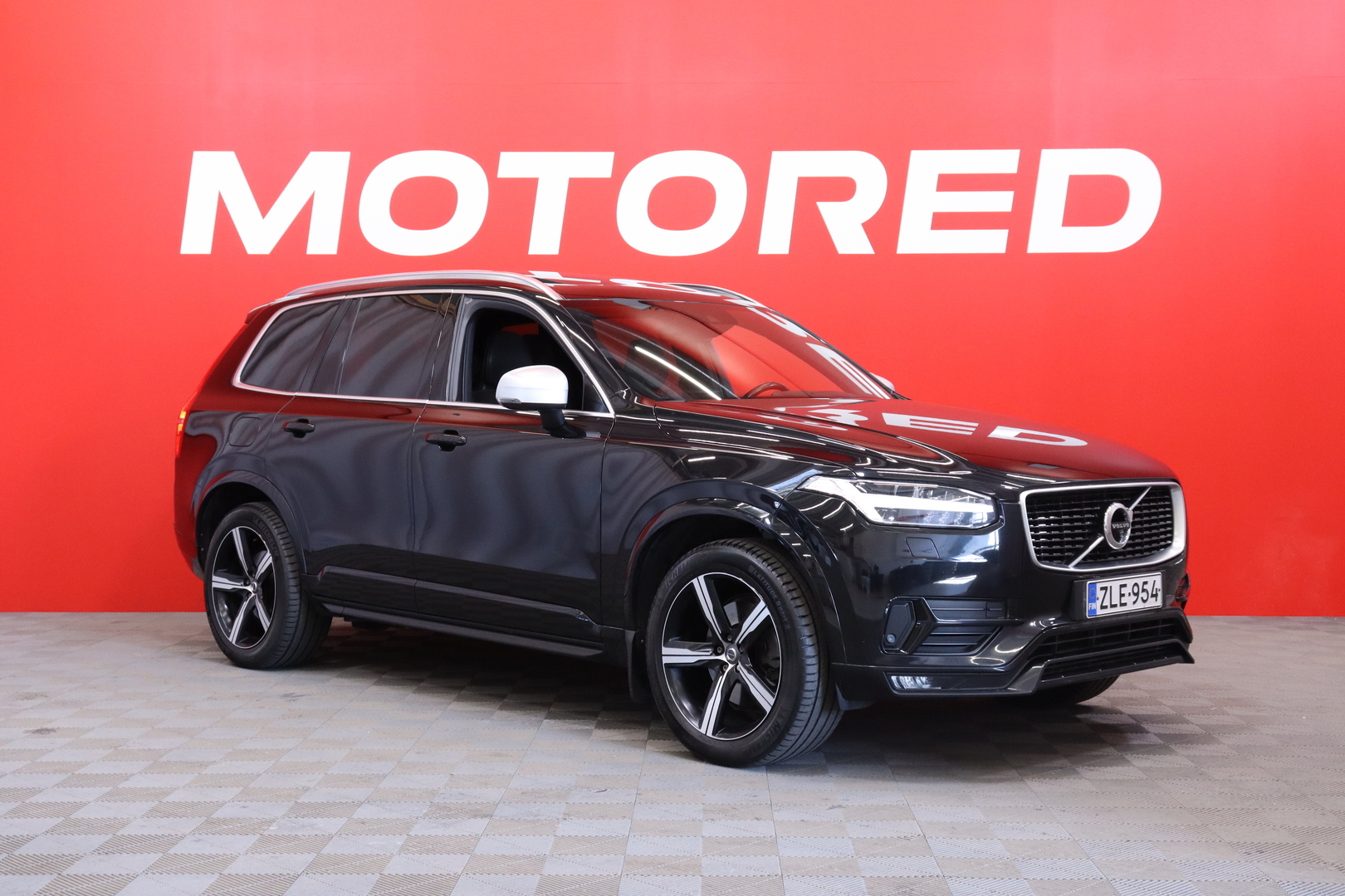 Volvo - XC90 - D5 AWD R-Design aut // Suomi-auto / 360° / BLIS / Keyless / Webasto / koukku / Bowers & Wilkins / HUD / Panorama // - Maastoauto