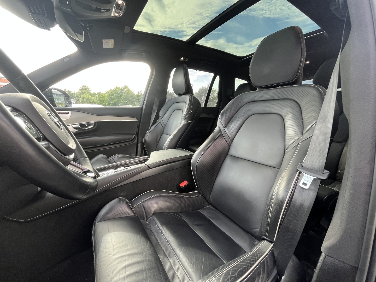 Volvo - XC90 - T8 AWD Long Range High Performance R-Design aut 7P - Maastoauto