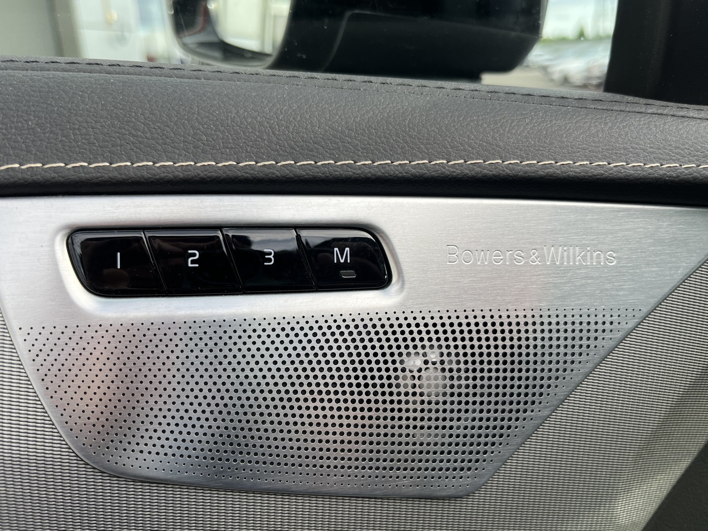 Volvo - XC90 - T8 AWD Long Range High Performance R-Design aut 7P - Maastoauto