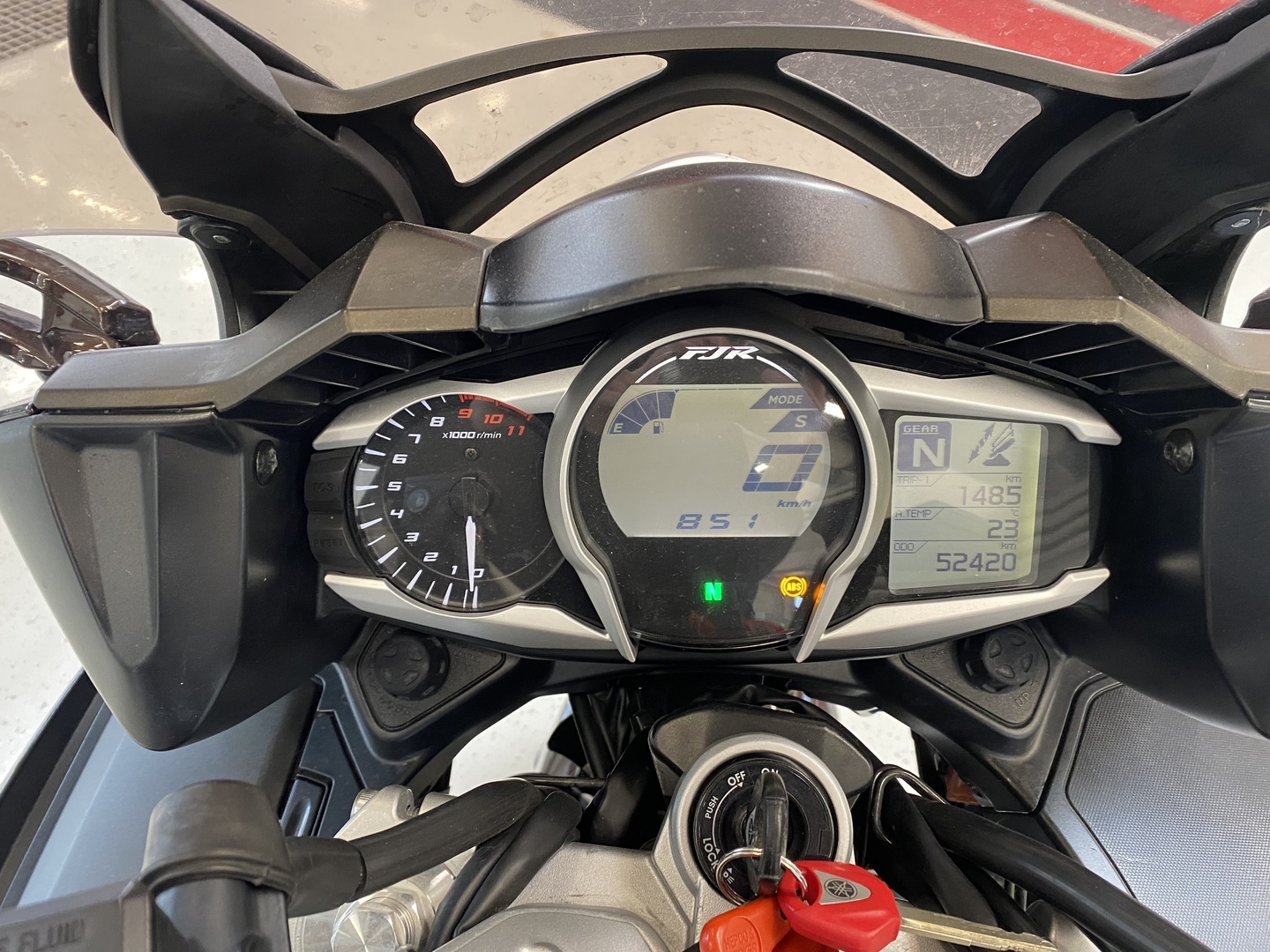 Yamaha - FJR - 1300 // Suomi-pyörä / 3x Laukut / Vakkari // - Moottoripyörä