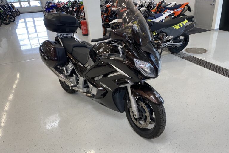Yamaha - FJR - 1300 // Suomi-pyörä / 3x Laukut / Vakkari // - Moottoripyörä