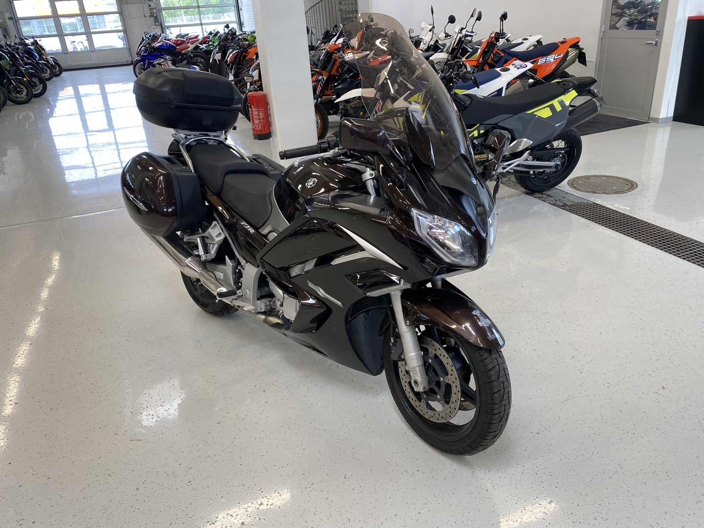 Yamaha - FJR - 1300 // Suomi-pyörä / 3x Laukut / Vakkari // - Moottoripyörä
