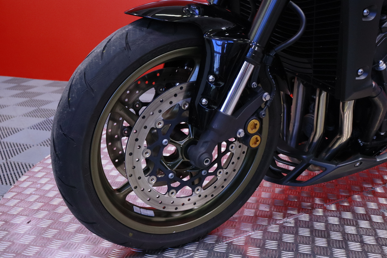 Yamaha - FZ1-N - // Suomi-pyörä / Huoltokirja / Yoshimura / Kaatumatapit // - Moottoripyörä