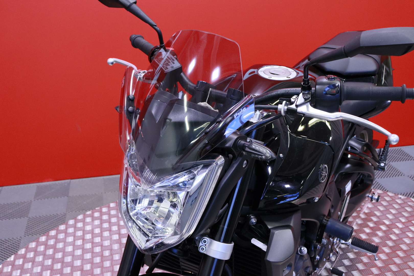 Yamaha - FZ1-N - // Suomi-pyörä / Huoltokirja / Yoshimura / Kaatumatapit // - Moottoripyörä