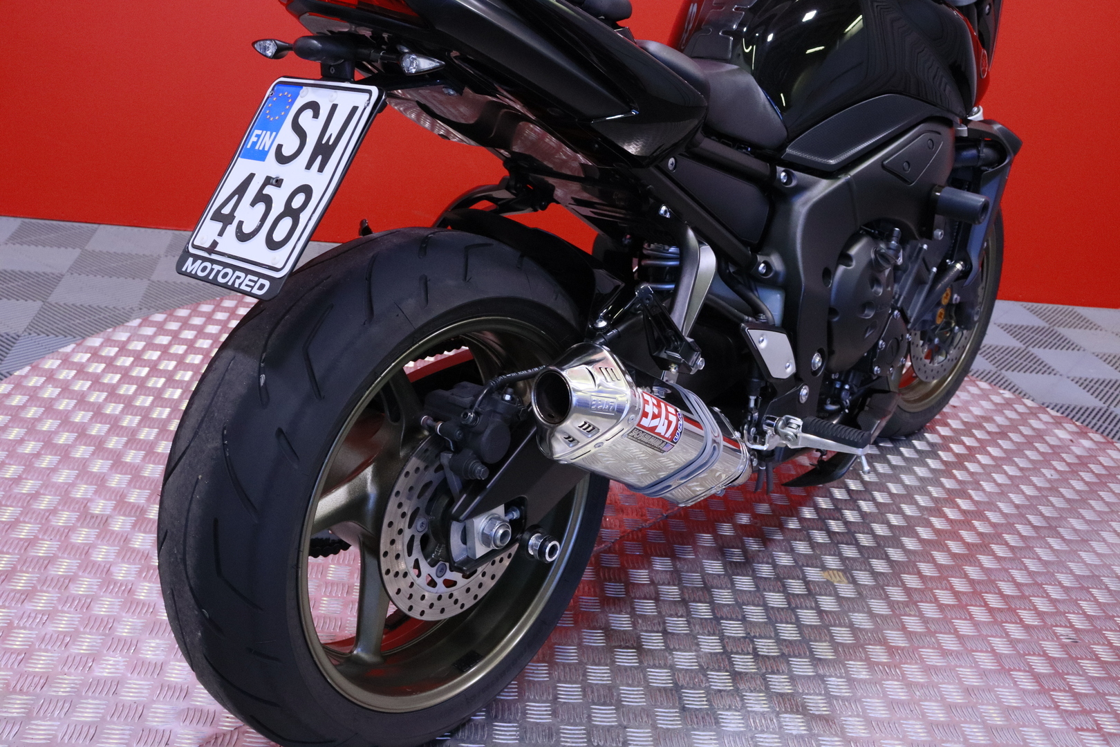 Yamaha - FZ1-N - // Suomi-pyörä / Huoltokirja / Yoshimura / Kaatumatapit // - Moottoripyörä