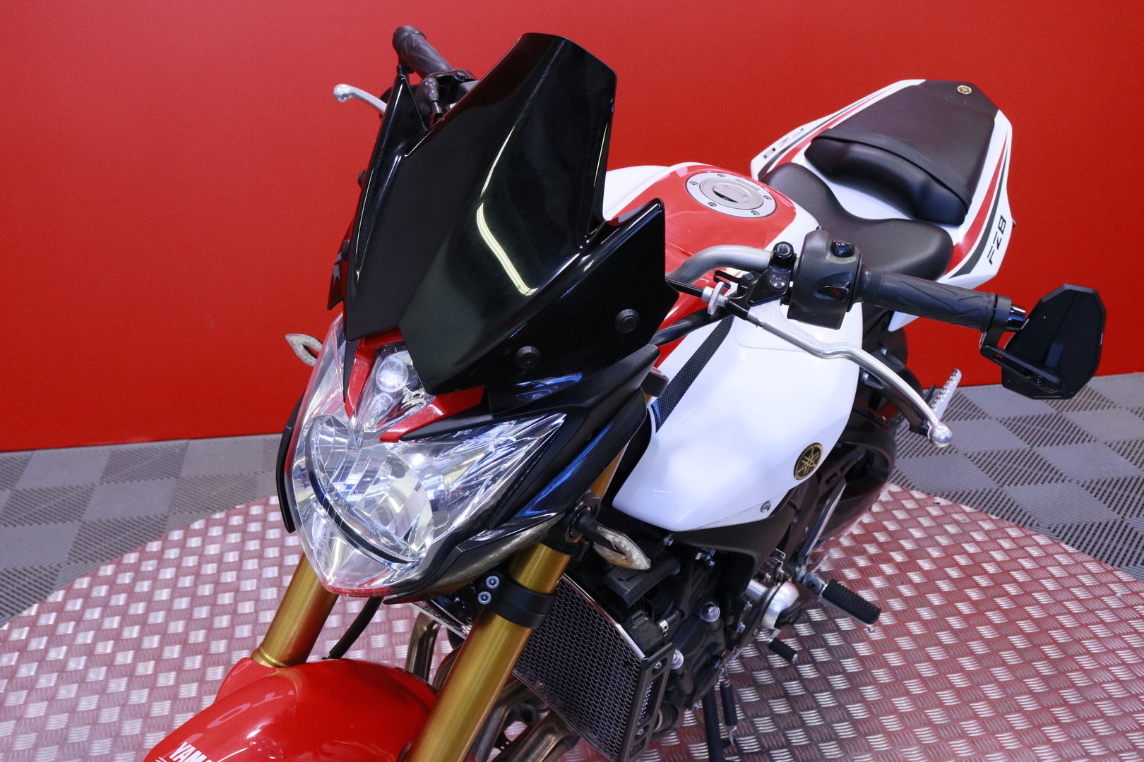 Yamaha - FZ8-N - // Suomi-pyörä / Huoltokirja / 3x Avaimet // - Moottoripyörä