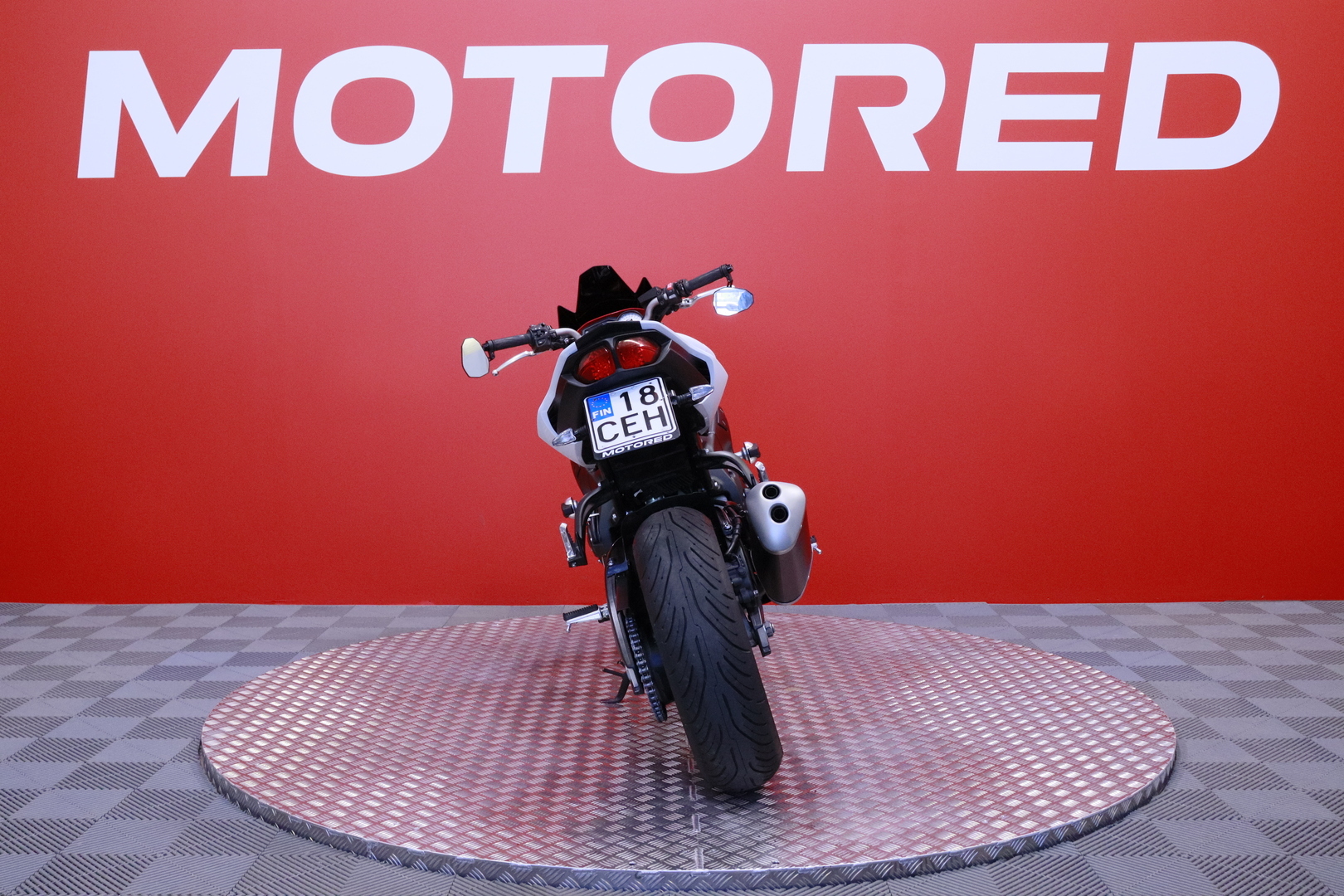 Yamaha - FZ8-N - // Suomi-pyörä / Huoltokirja / 3x Avaimet // - Moottoripyörä
