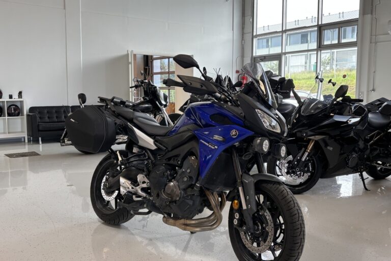 Yamaha - MT-09 - Tracer 900 // Juuri saapunut / IXIL / Laukut / Suomi-pyörä / Huoltokirja // - Moottoripyörä