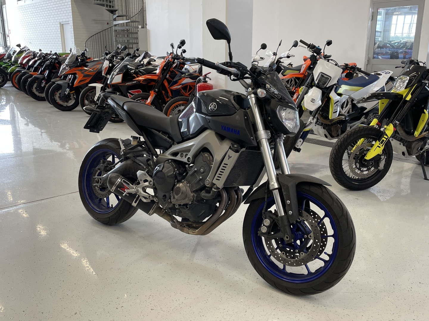 Yamaha - MT-09 - // Juuri saapunut / Kokoputkisto / Suomi-pyörä // - Moottoripyörä