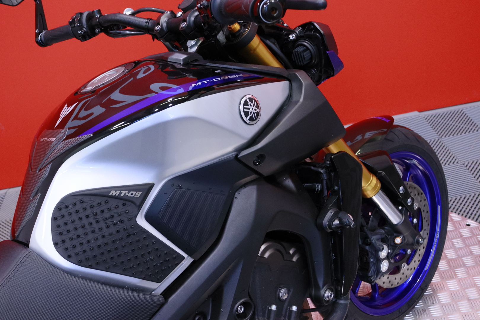 Yamaha - MT-09 - SP // Suomi-pyörä / Akrapovic / Shifter / Ajomodet / TCS // - Moottoripyörä