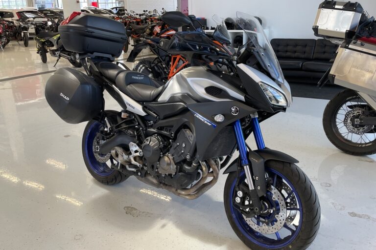 Yamaha - MT-09 - Tracer 900 // 3x laukut / Huoltokirja // - Moottoripyörä