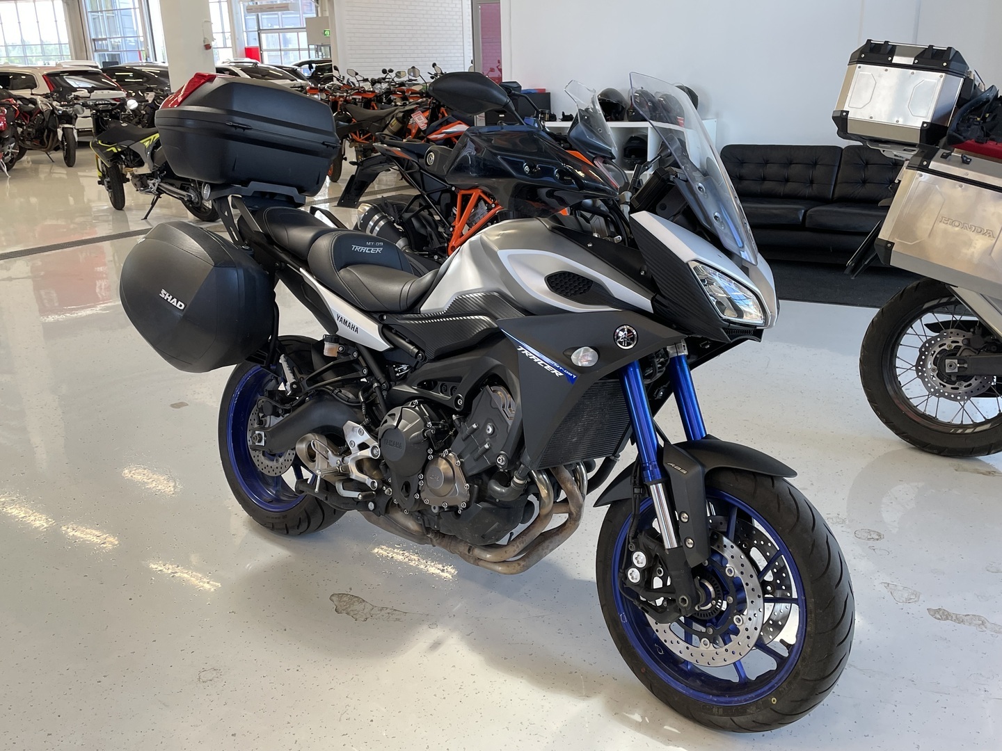 Yamaha - MT-09 - Tracer 900 // 3x laukut / Huoltokirja // - Moottoripyörä