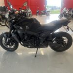 Yamaha - MT-09 - // Juuri Saapunut! / Vakkari / Shifteri / Madallettu / Kaatumaraudat / Sivulaukut // - Moottoripyörä