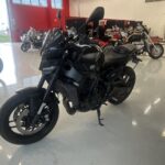 Yamaha - MT-09 - // Juuri Saapunut! / Vakkari / Shifteri / Madallettu / Kaatumaraudat / Sivulaukut // - Moottoripyörä