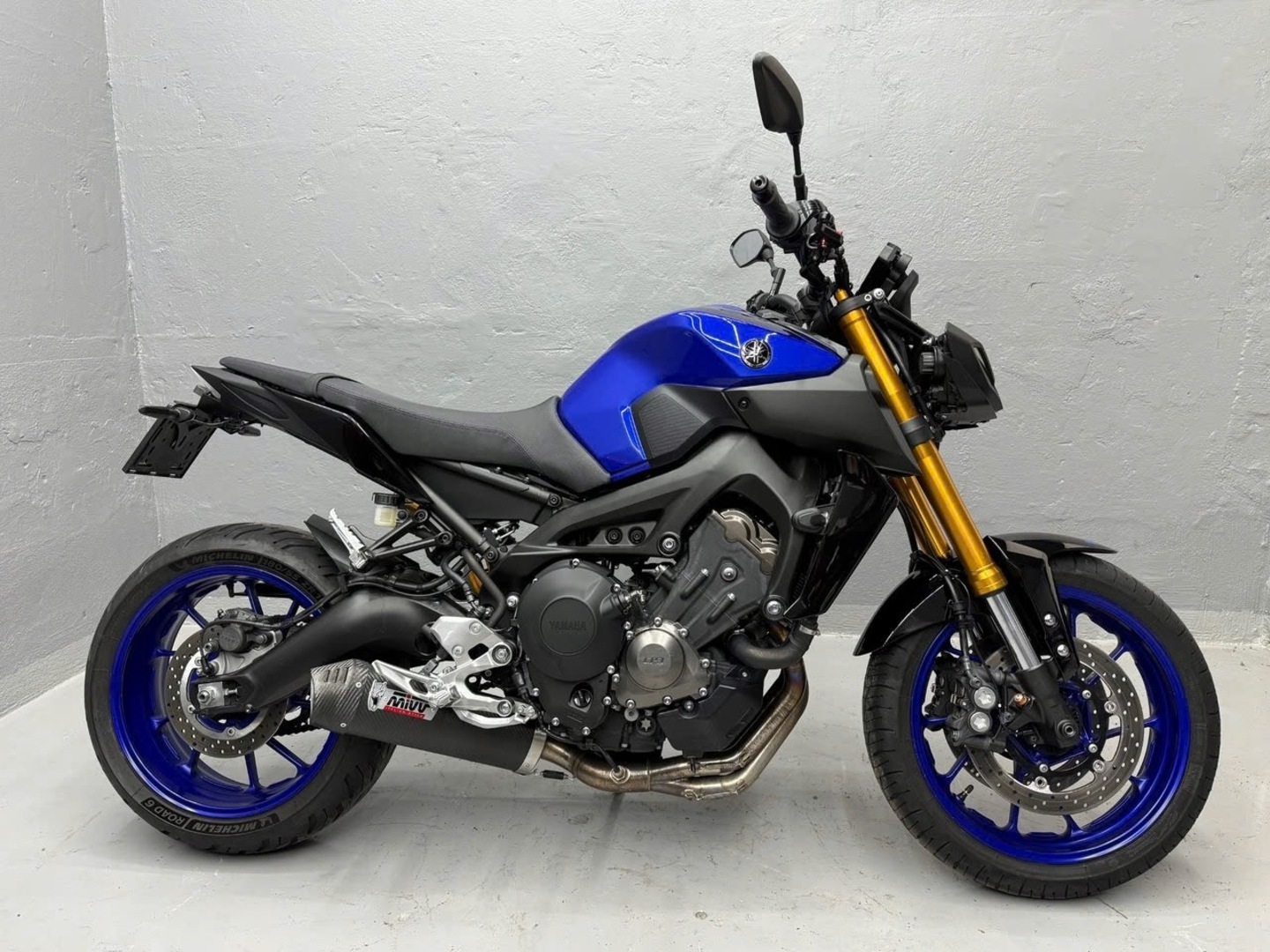 Yamaha - MT-09 - // Tulossa! / Öhlins / Shifter / Mivv // - Moottoripyörä
