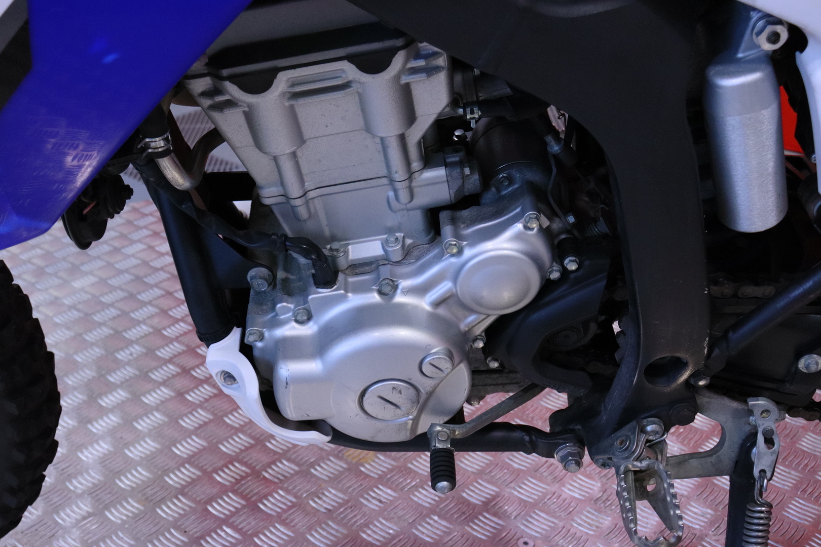 Yamaha - WR - 250 R // Juuri saapunut / Vain 8tkm ajettu / 1-kilp Suomi pyörä // - Moottoripyörä