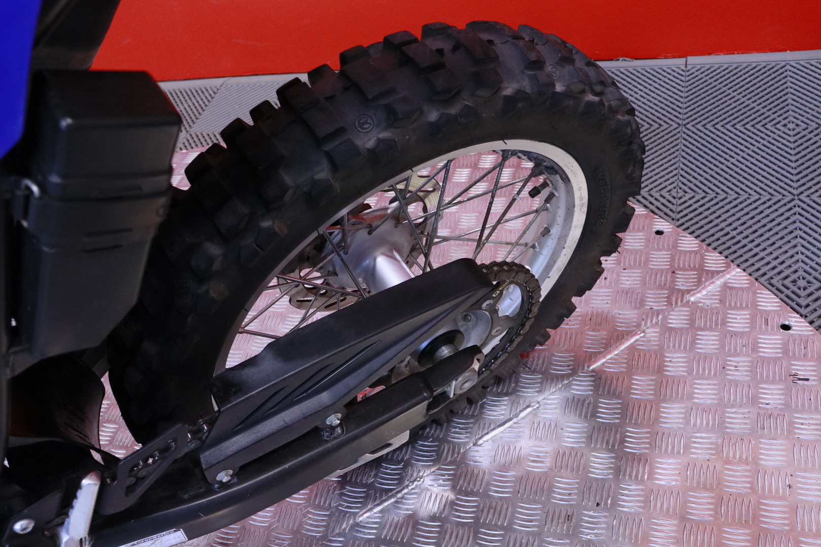 Yamaha - WR - 250 R // Juuri saapunut / Vain 8tkm ajettu / 1-kilp Suomi pyörä // - Moottoripyörä