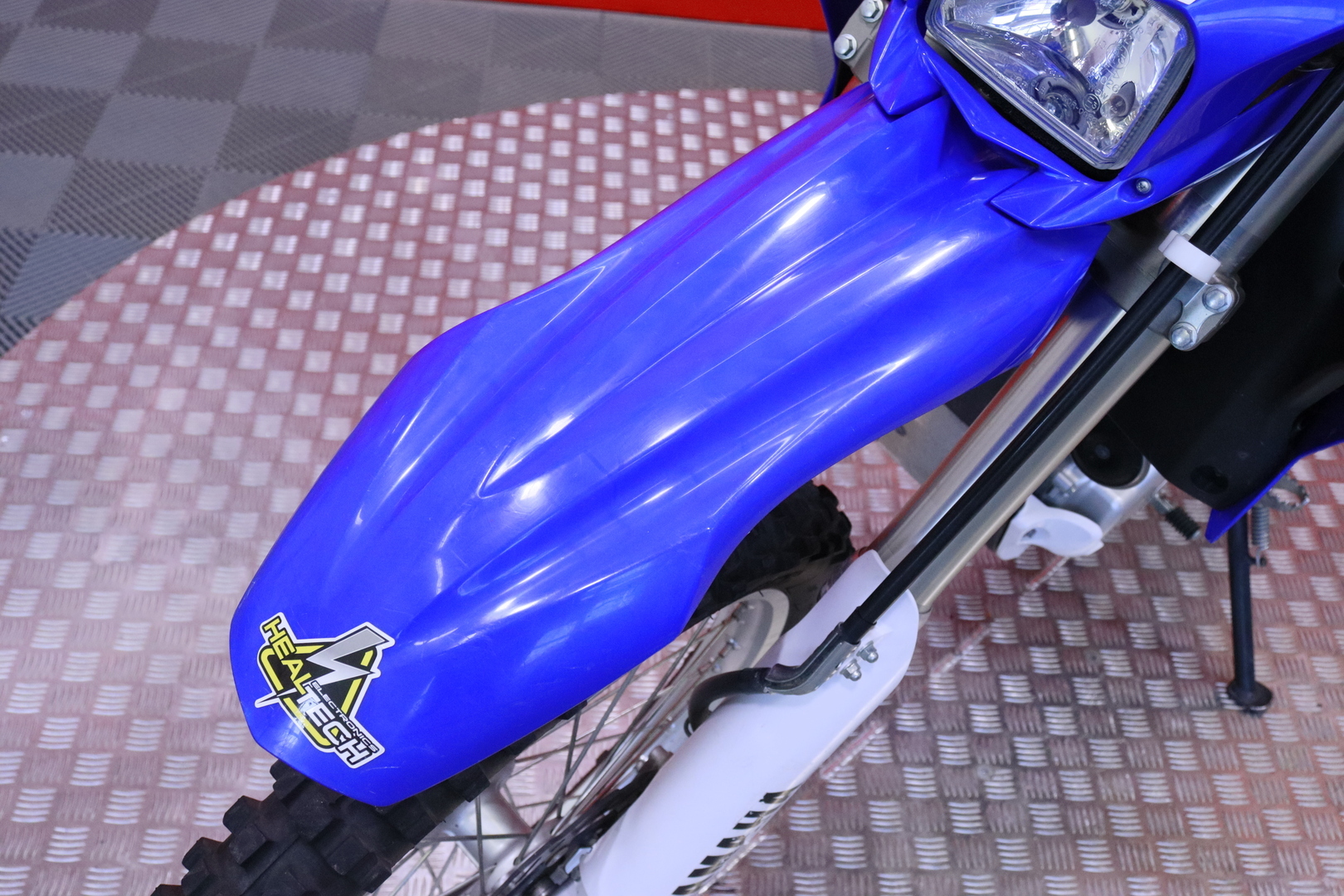 Yamaha - WR - 250 R // Juuri saapunut / Vain 8tkm ajettu / 1-kilp Suomi pyörä // - Moottoripyörä