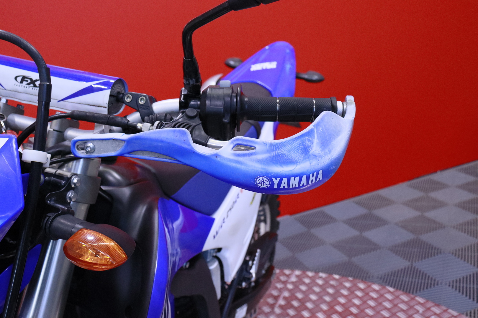 Yamaha - WR - 250 R // Juuri saapunut / Vain 8tkm ajettu / 1-kilp Suomi pyörä // - Moottoripyörä