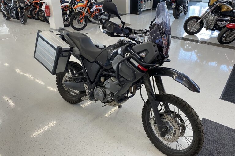 Yamaha - XT - 660Z Tenere // Juuri Saapunut! / Vähän ajettu / Leovince / Laukut // - Moottoripyörä