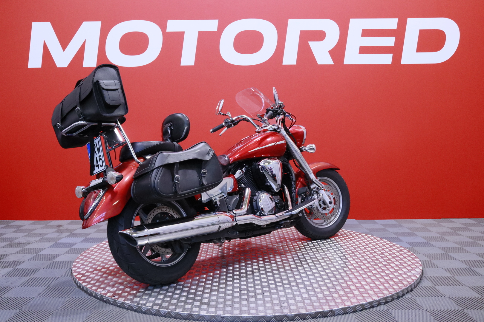 Yamaha - XVS - 1300 A Midnight Star // Suomi-pyörä / 3x Laukut / Selkänoja // - Moottoripyörä