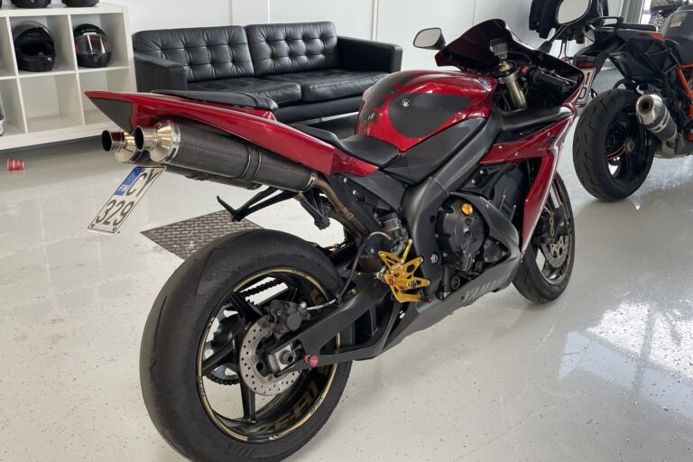 Yamaha YZF-R1