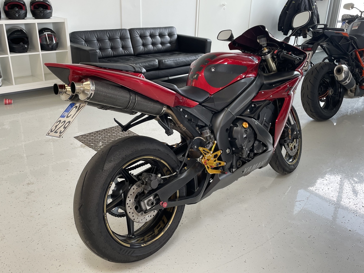 Yamaha - YZF-R1 - // Juuri saapunut / Sliparit / Rear setit / Teräspunoletkut // - Moottoripyörä