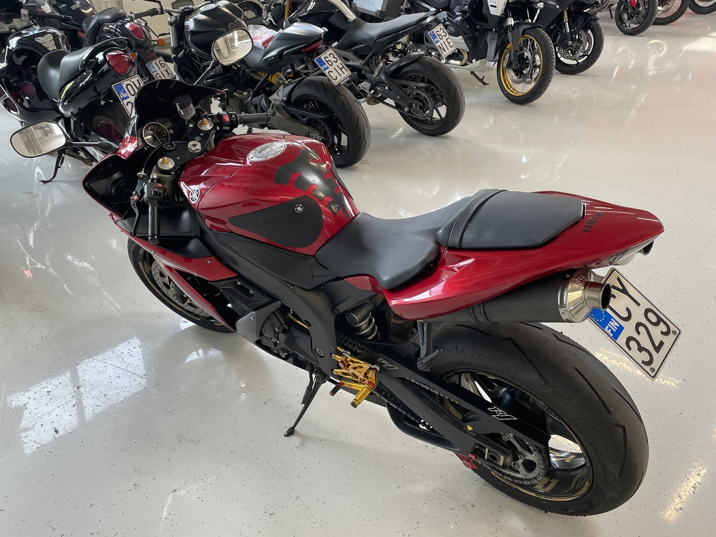 Yamaha - YZF-R1 - // Juuri saapunut / Sliparit / Rear setit / Teräspunoletkut // - Moottoripyörä
