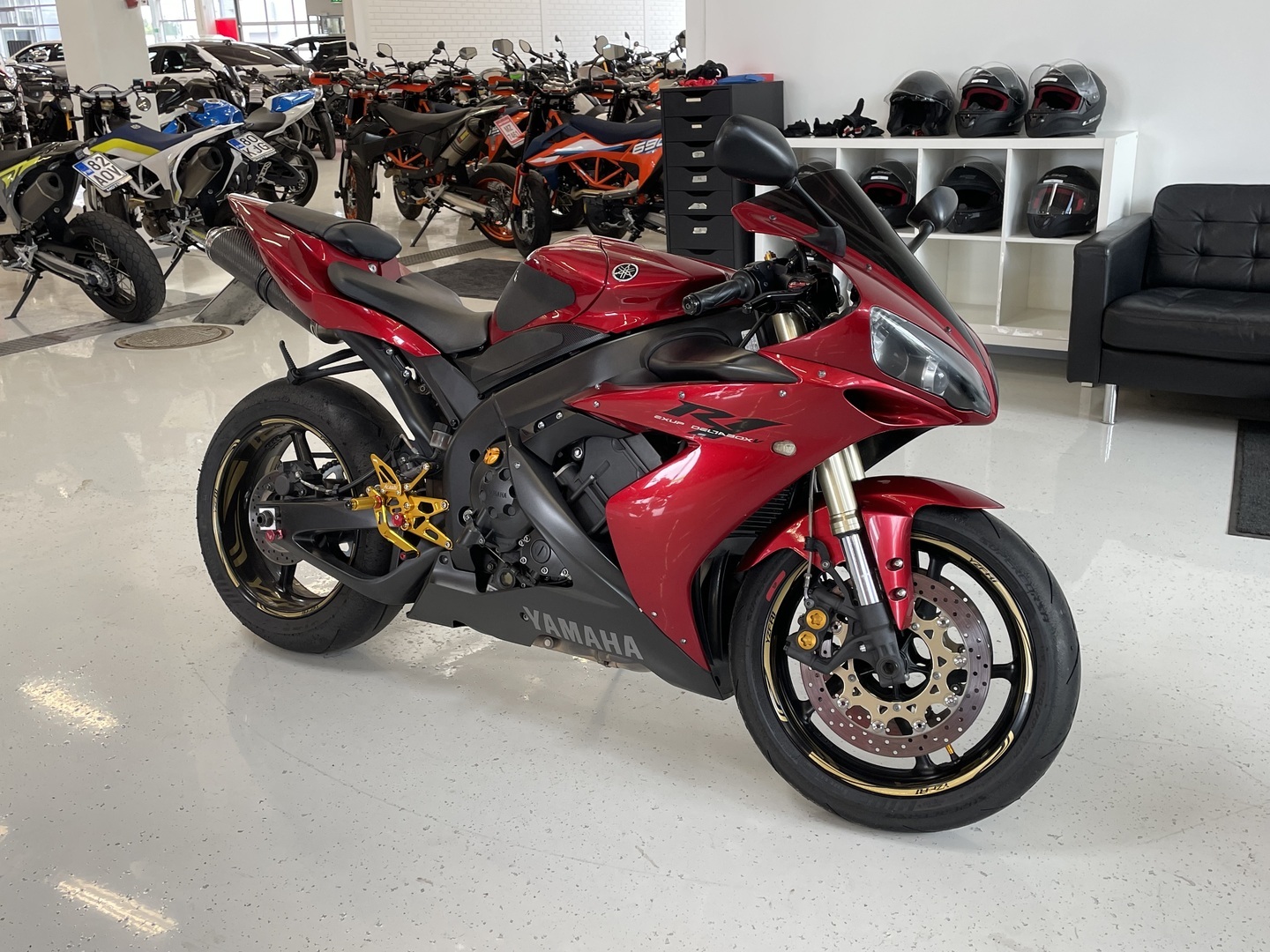 Yamaha - YZF-R1 - // Juuri saapunut / Sliparit / Rear setit / Teräspunoletkut // - Moottoripyörä