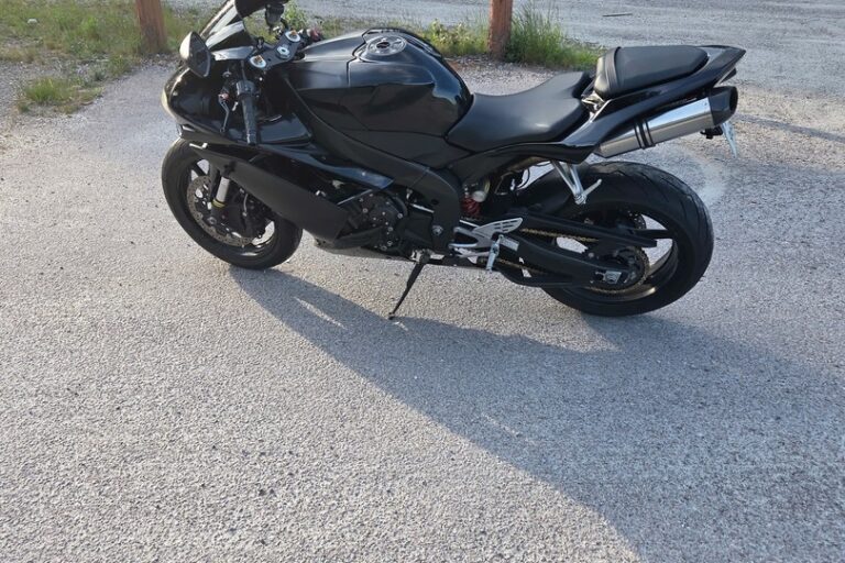 Yamaha YZF-R1