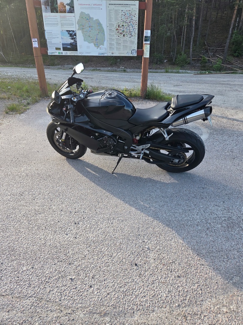 Yamaha - YZF-R1 - // Tulossa! / Huoltokirja / Hieno koko musta! // - Moottoripyörä