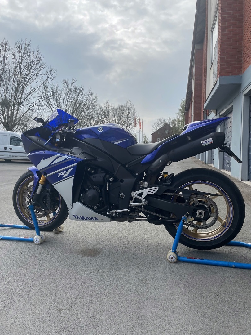 Yamaha - YZF-R1 - // Tulossa! / LeoVince putkisto! / Shifter / Huoltokirja // - Moottoripyörä
