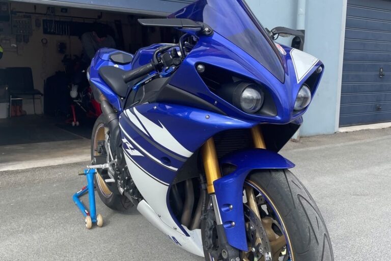 Yamaha - YZF-R1 - // Tulossa! / LeoVince putkisto! / Shifter / Huoltokirja // - Moottoripyörä