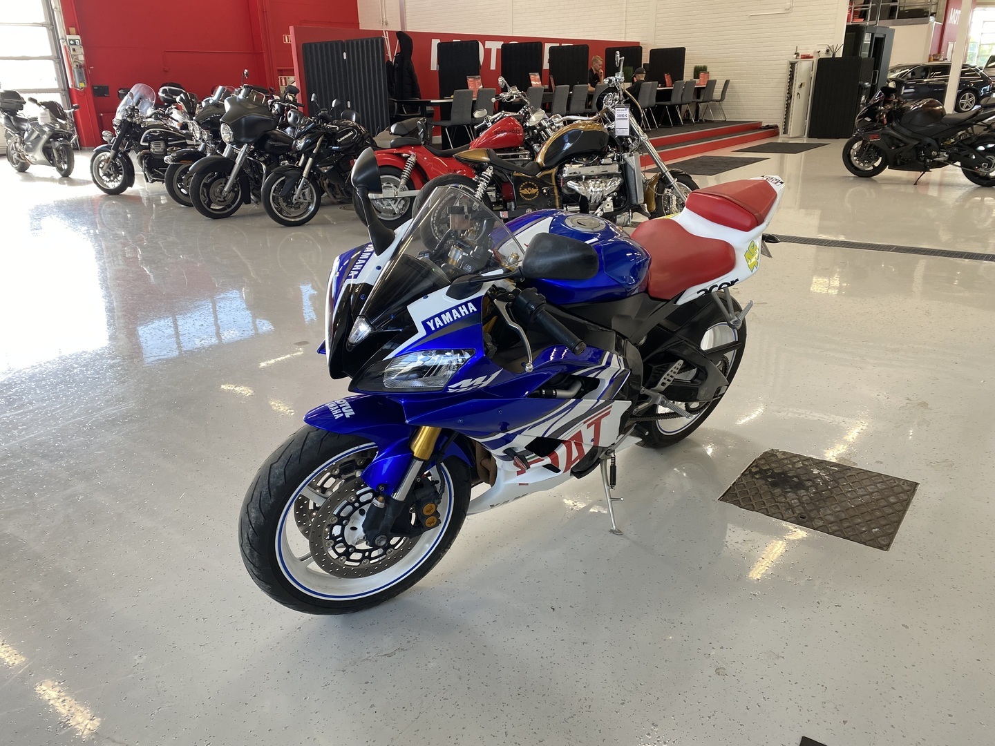 Yamaha - YZF-R6 - // Led-ajovalot / Carbon yksityiskohdat / Uudet katteet // - Moottoripyörä