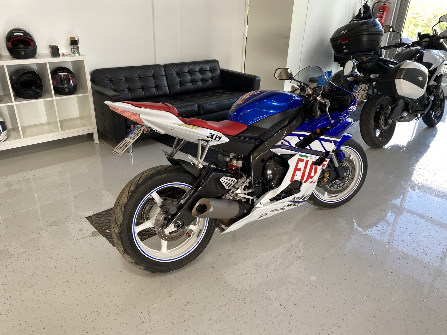 Yamaha - YZF-R6 - // Led-ajovalot / Carbon yksityiskohdat / Uudet katteet // - Moottoripyörä