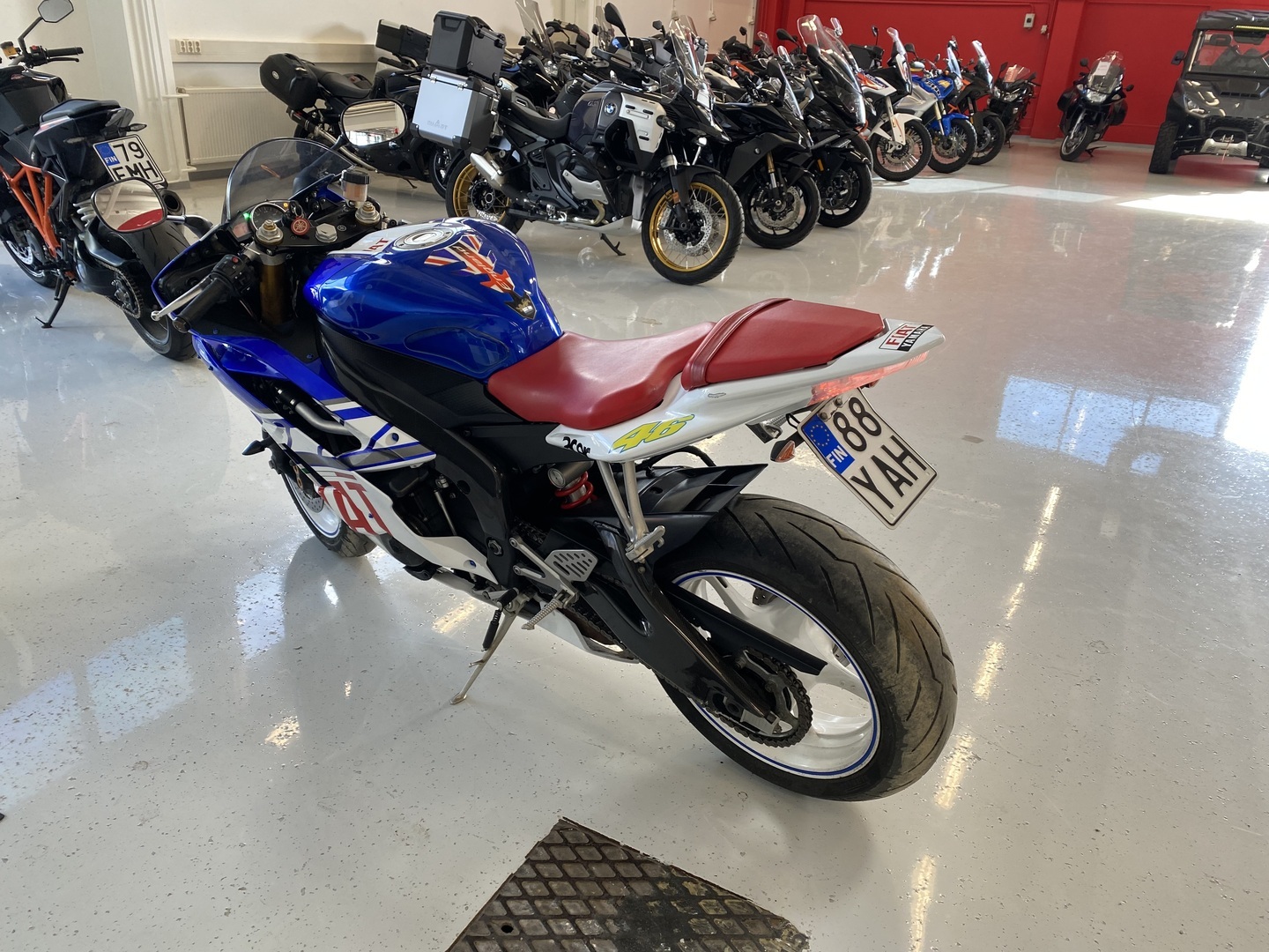 Yamaha - YZF-R6 - // Led-ajovalot / Carbon yksityiskohdat / Uudet katteet // - Moottoripyörä