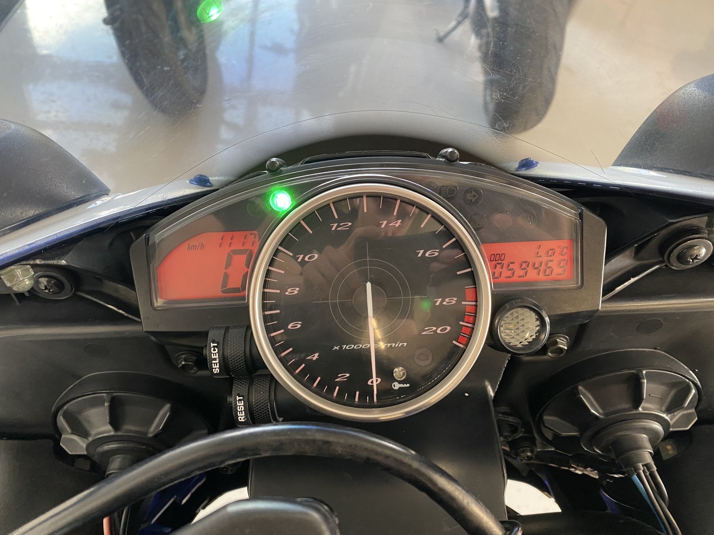 Yamaha - YZF-R6 - // Led-ajovalot / Carbon yksityiskohdat / Uudet katteet // - Moottoripyörä