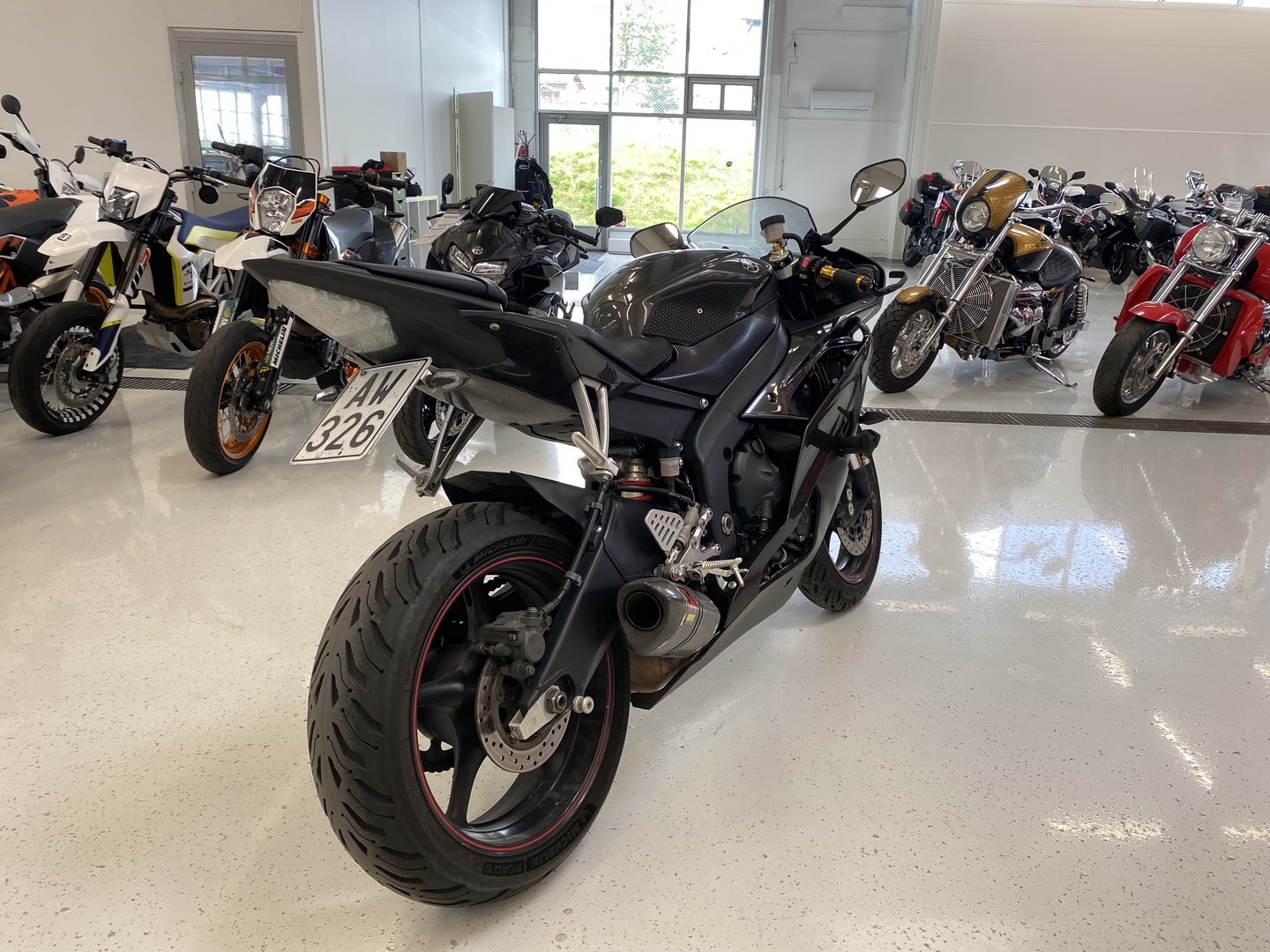 Yamaha - YZF-R6 - // Akrapovic Slipari / Uudet renkaat / Suomi-Pyörä / Kaatumatapit // - Moottoripyörä