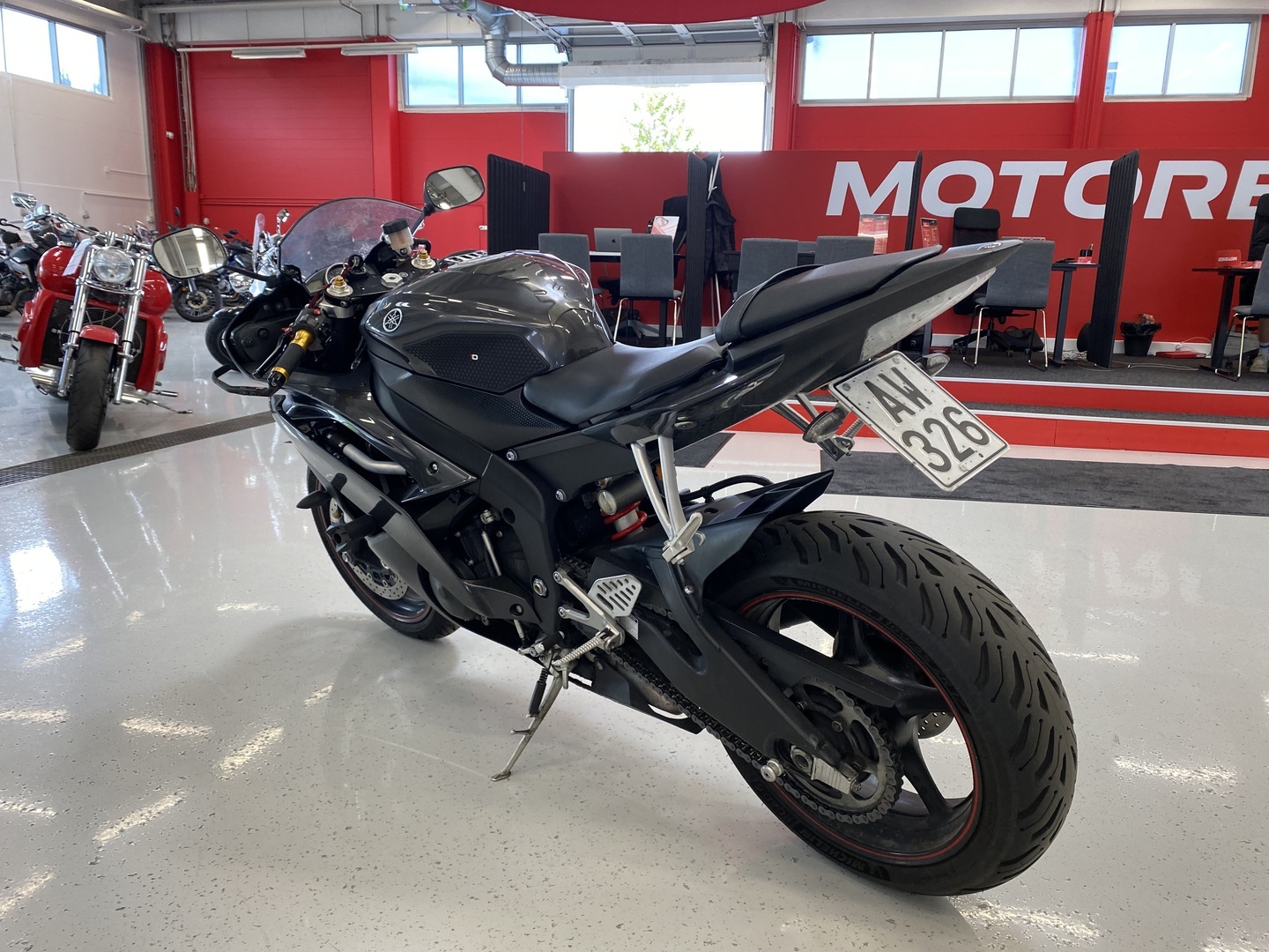 Yamaha - YZF-R6 - // Akrapovic Slipari / Uudet renkaat / Suomi-Pyörä / Kaatumatapit // - Moottoripyörä