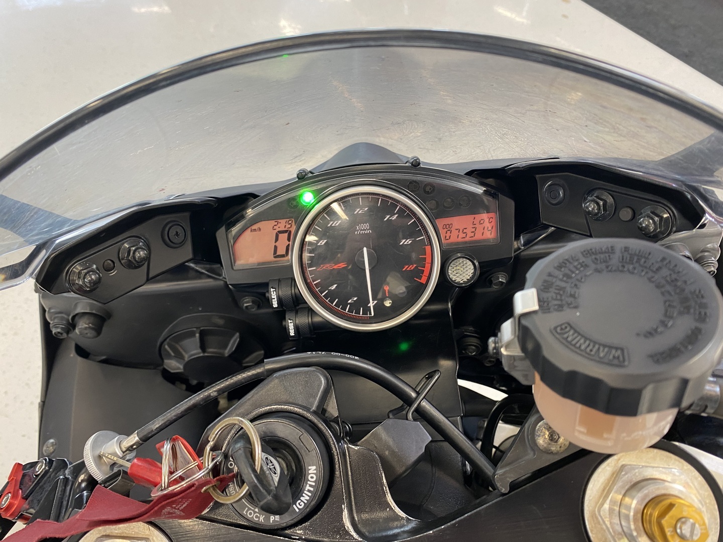 Yamaha - YZF-R6 - // Akrapovic Slipari / Uudet renkaat / Suomi-Pyörä / Kaatumatapit // - Moottoripyörä