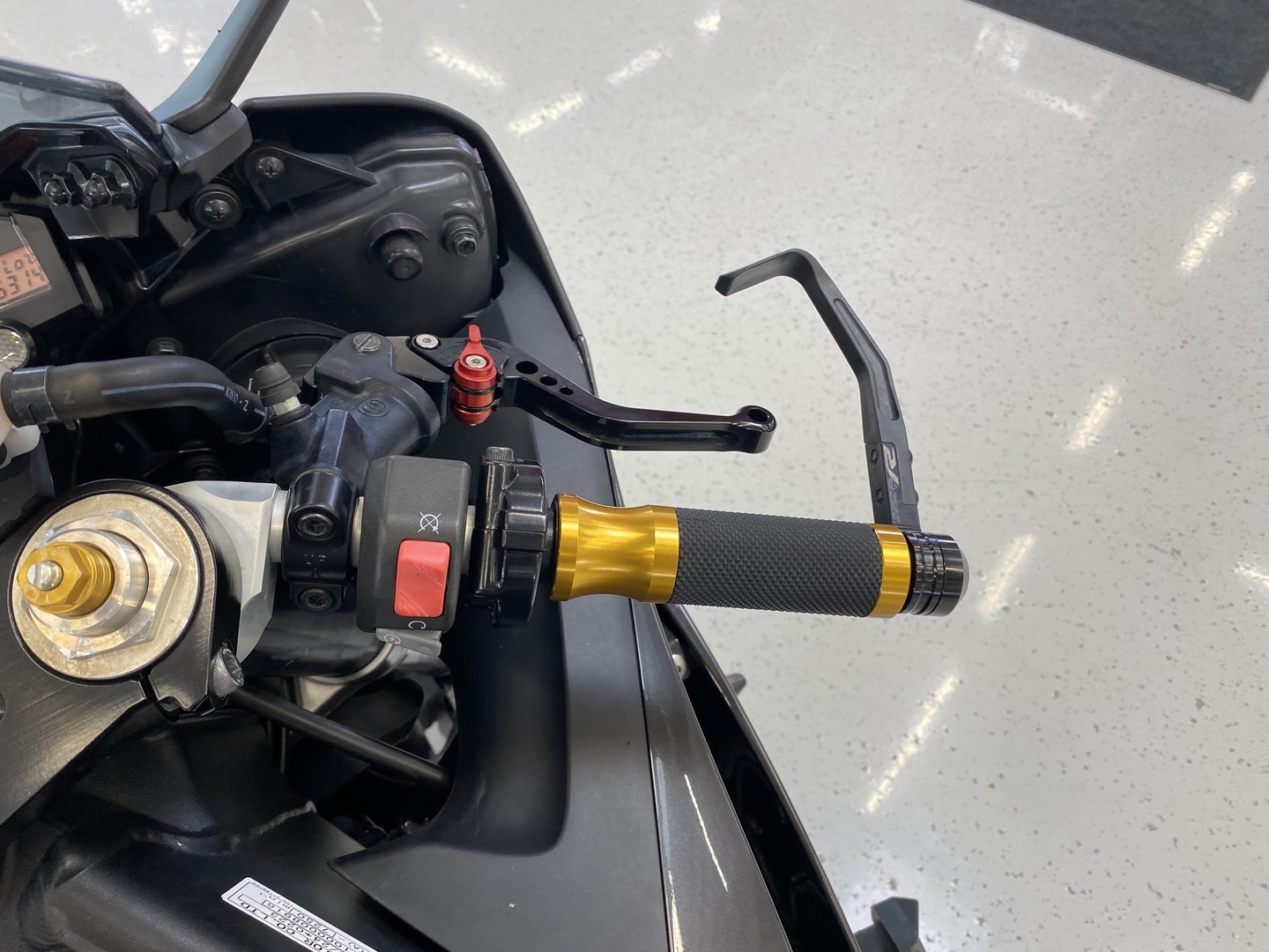 Yamaha - YZF-R6 - // Akrapovic Slipari / Uudet renkaat / Suomi-Pyörä / Kaatumatapit // - Moottoripyörä