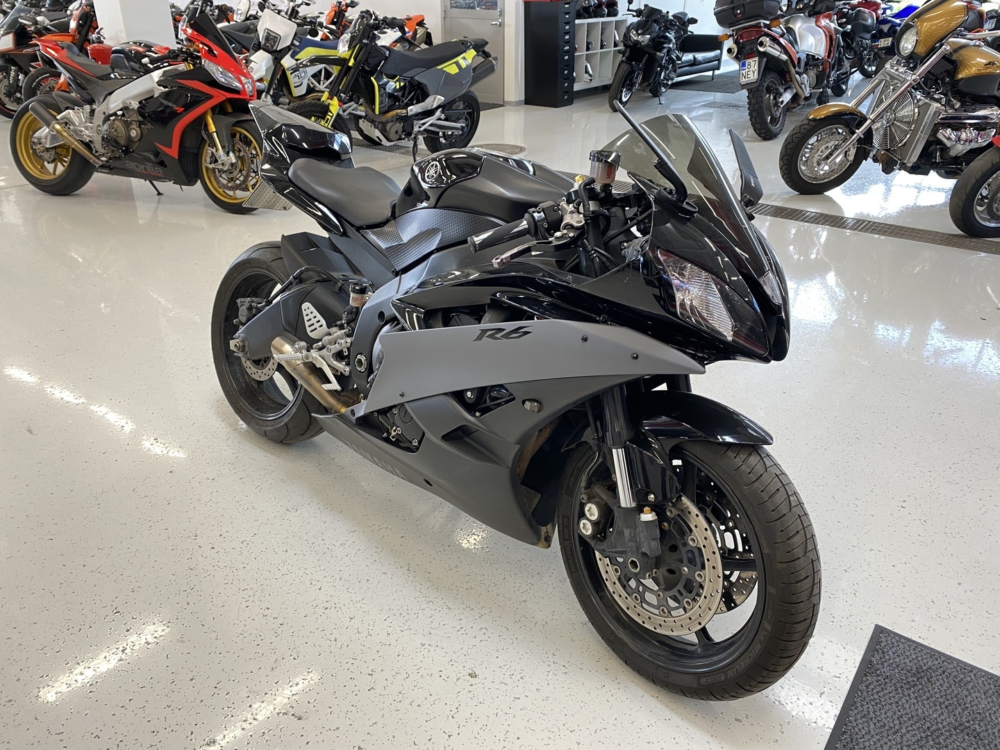 Yamaha - YZF-R6 - // Juuri saapunut! / 3 om. Suomipyörä / Slipari // - Moottoripyörä