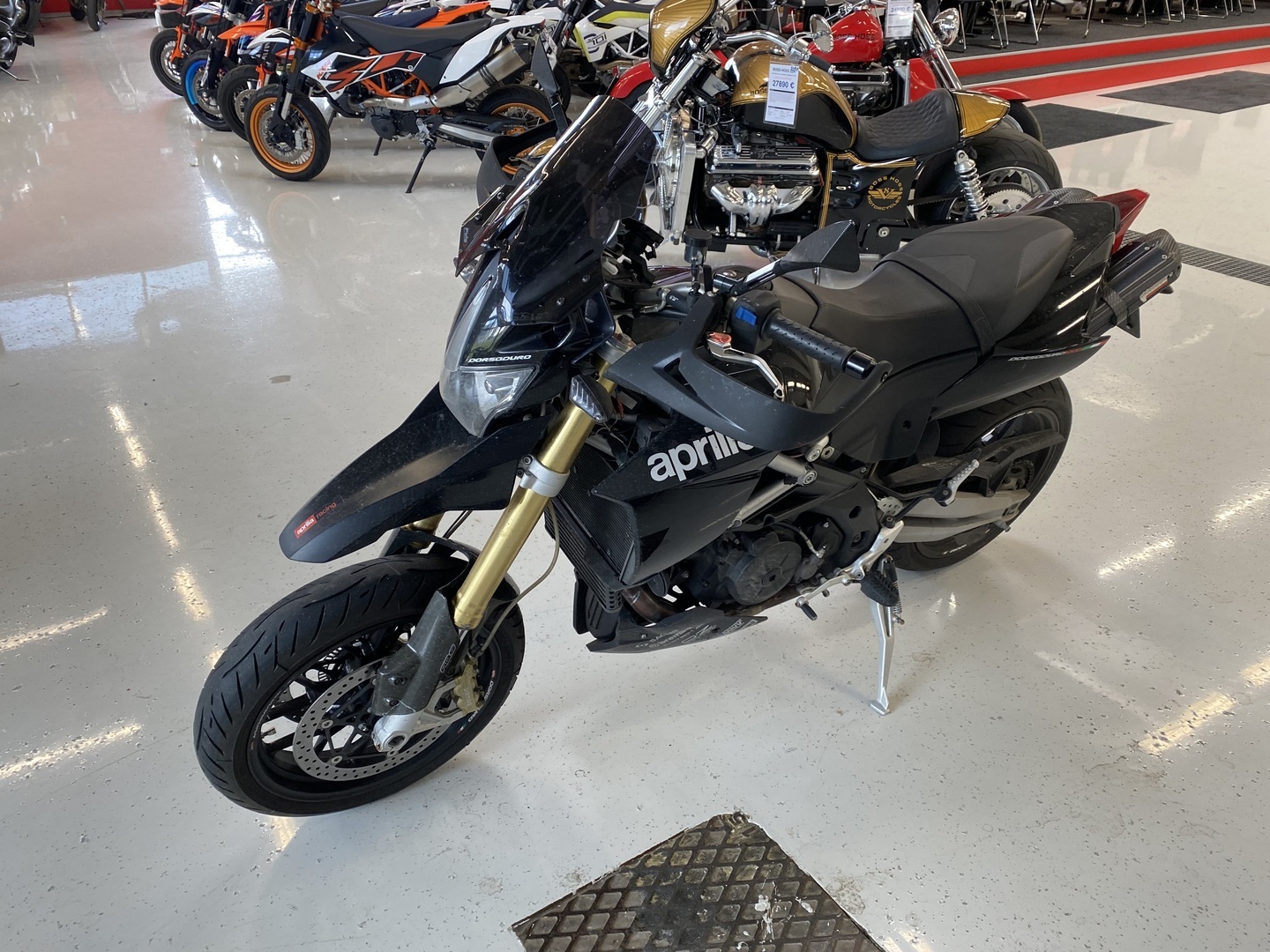 Aprilia - Dorsoduro - 1200 // Juuri saapunut! / Suomi-pyörä / Huoltokirja / MIVV // - Moottoripyörä
