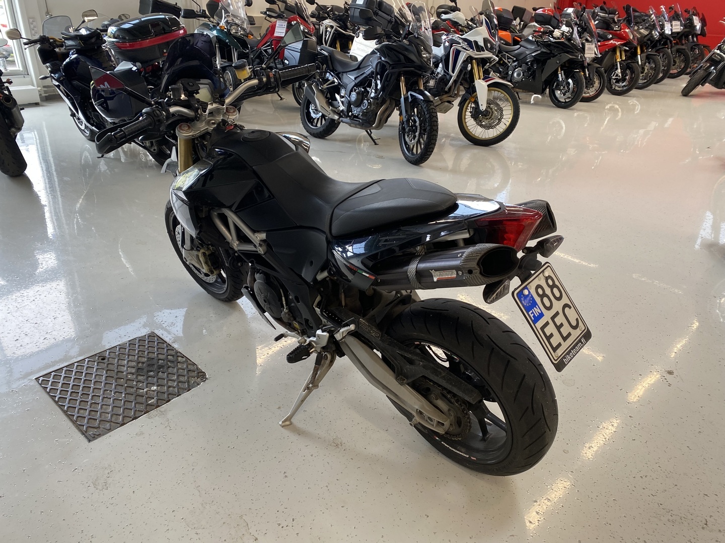 Aprilia - Dorsoduro - 1200 // Juuri saapunut! / Suomi-pyörä / Huoltokirja / MIVV // - Moottoripyörä