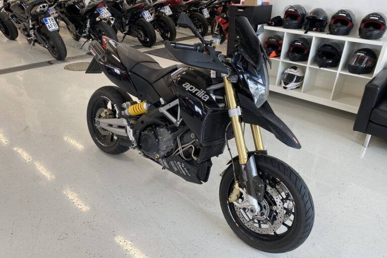 Aprilia - Dorsoduro - 1200 // Juuri saapunut! / Suomi-pyörä / Huoltokirja / MIVV // - Moottoripyörä