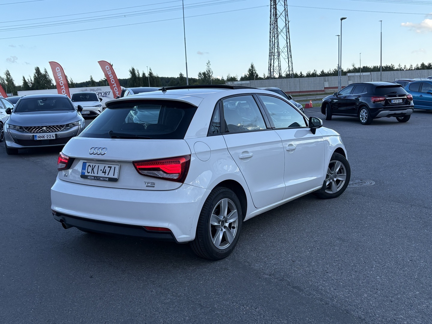 Audi - A1 - Sportback Comfort Summer Edition 1,0 TFSI 70 kW ultra S tronic - Viistoperä
