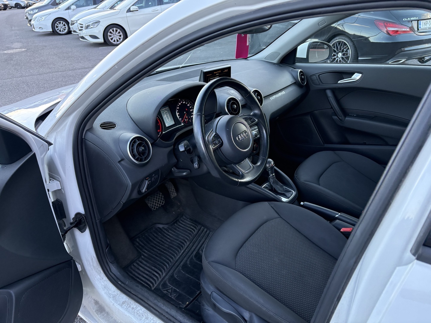 Audi - A1 - Sportback Comfort Summer Edition 1,0 TFSI 70 kW ultra S tronic - Viistoperä