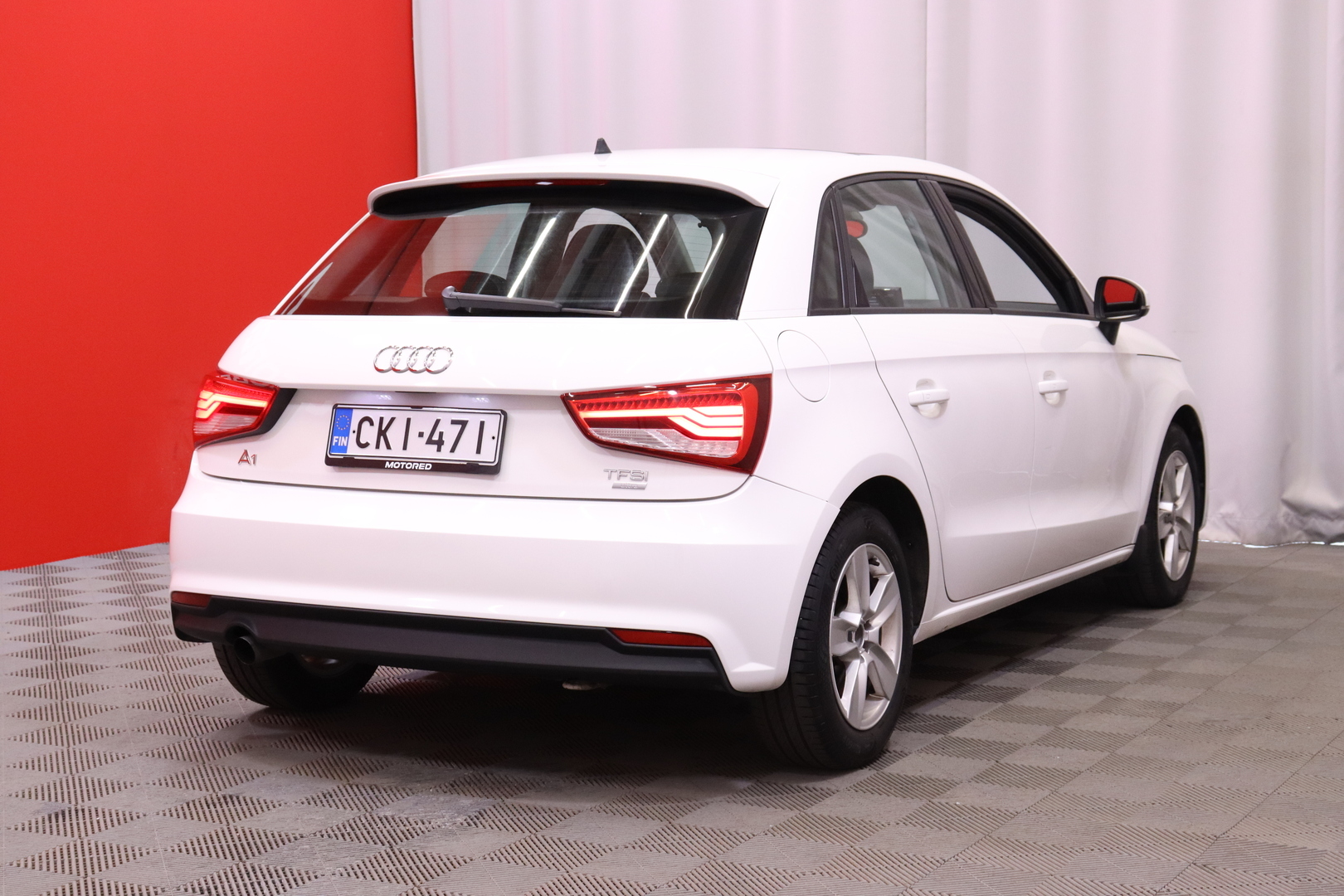 Audi - A1 - Sportback Comfort Summer Edition 1,0 TFSI 70 kW ultra S tronic - Viistoperä