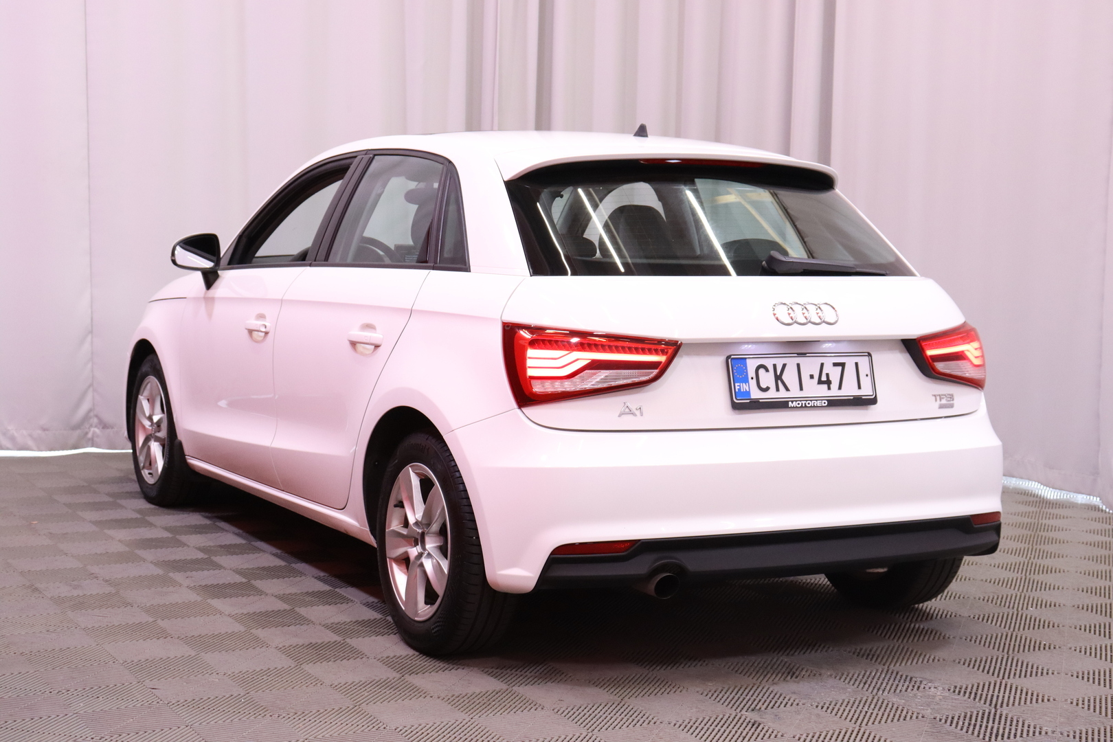 Audi - A1 - Sportback Comfort Summer Edition 1,0 TFSI 70 kW ultra S tronic - Viistoperä